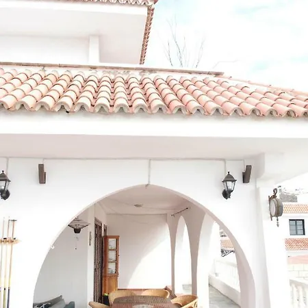 Casa Blanca *